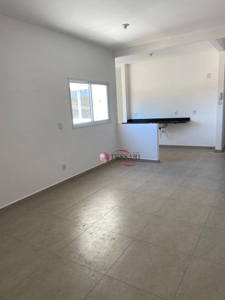 Apartamento à venda com 2 quartos, 70m² - Foto 2