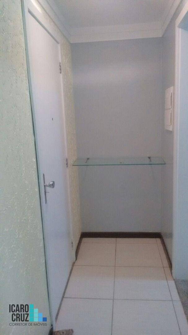 Apartamento à venda com 3 quartos, 81m² - Foto 2