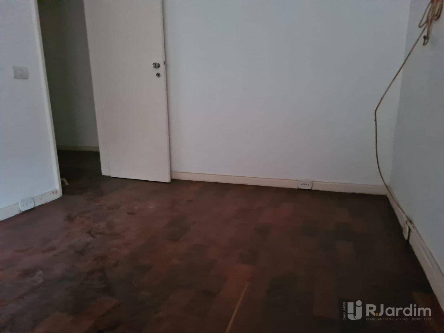 Apartamento para alugar com 3 quartos, 160m² - Foto 9