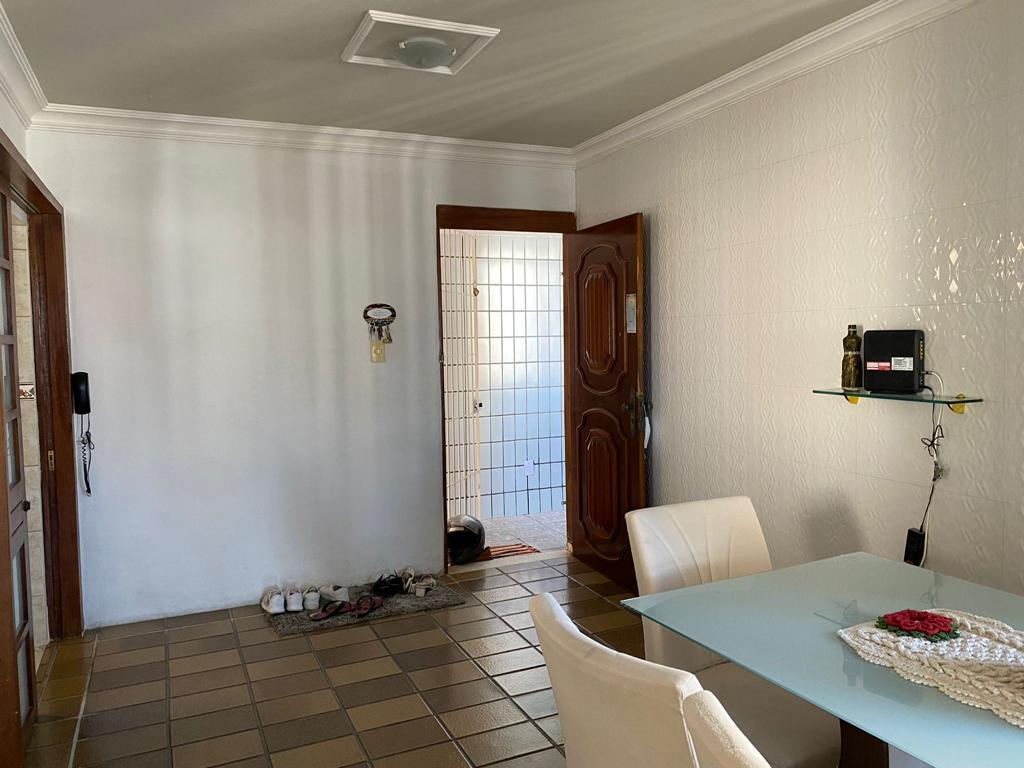 Apartamento à venda com 3 quartos, 110m² - Foto 2