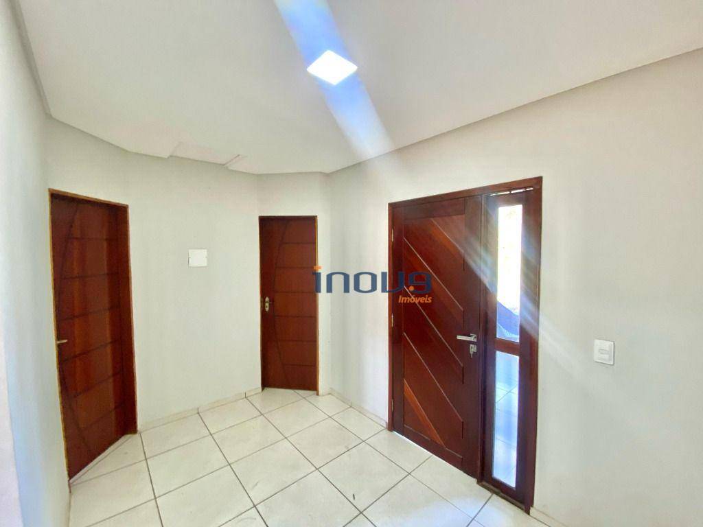 Casa à venda com 4 quartos, 200m² - Foto 17