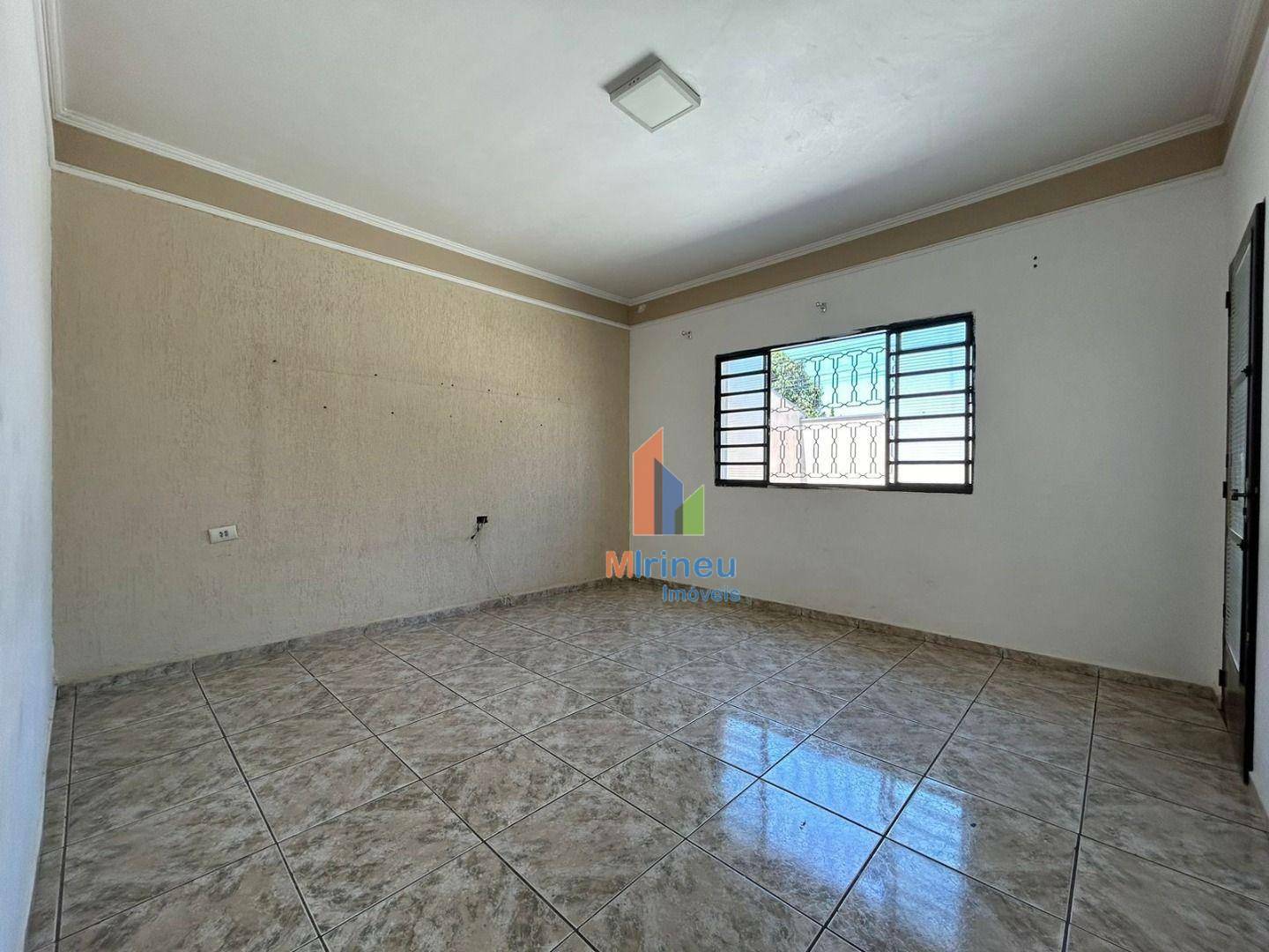 Casa à venda com 3 quartos, 127m² - Foto 1