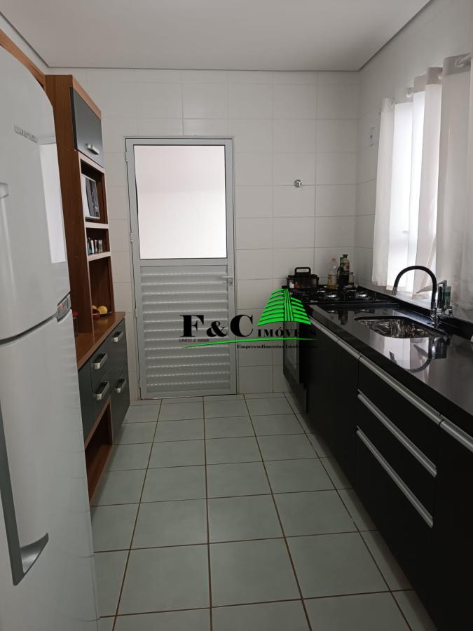 Casa à venda com 3 quartos, 200m² - Foto 11