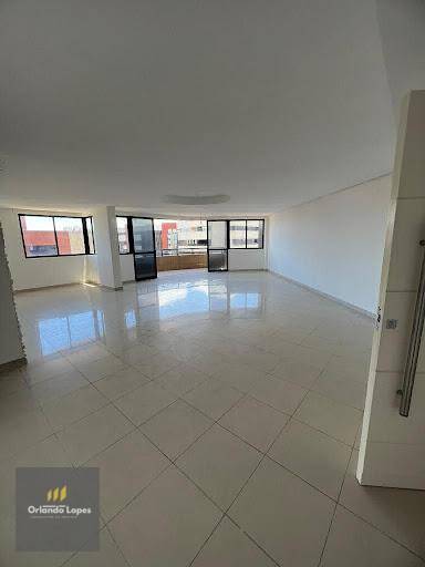 Cobertura à venda com 4 quartos, 350m² - Foto 2