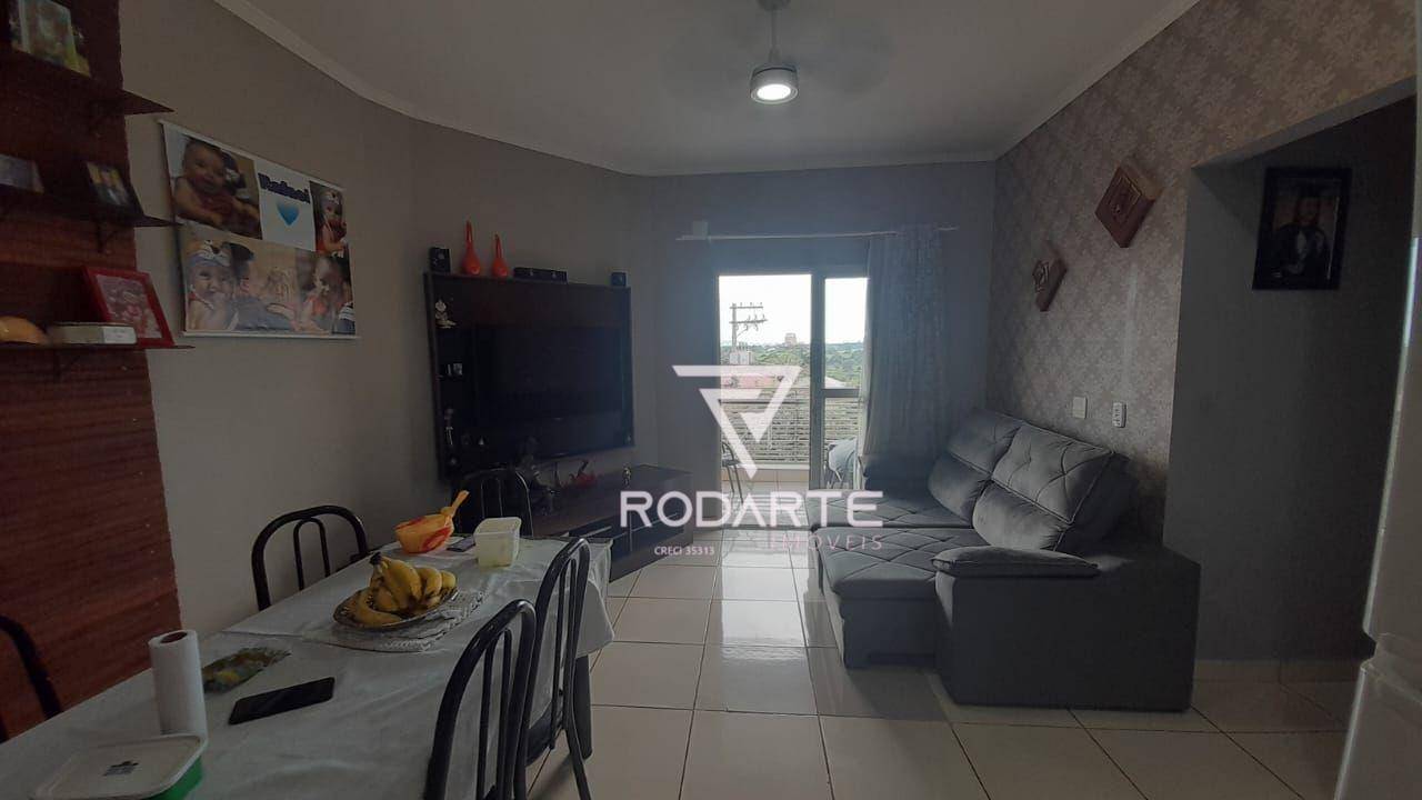 Apartamento à venda com 2 quartos, 70m² - Foto 2