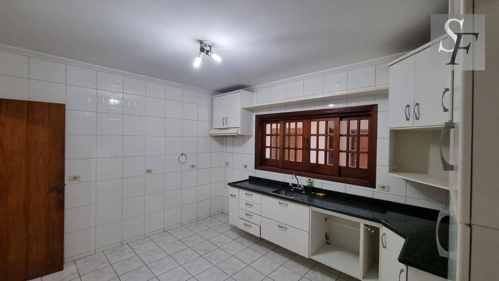 Sobrado para alugar com 3 quartos, 302m² - Foto 24