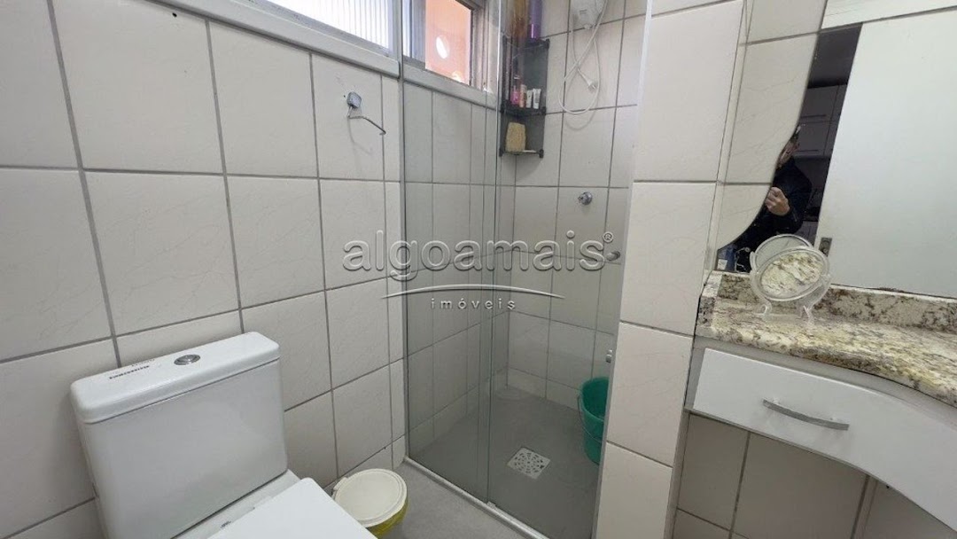 Apartamento à venda com 2 quartos, 70m² - Foto 13