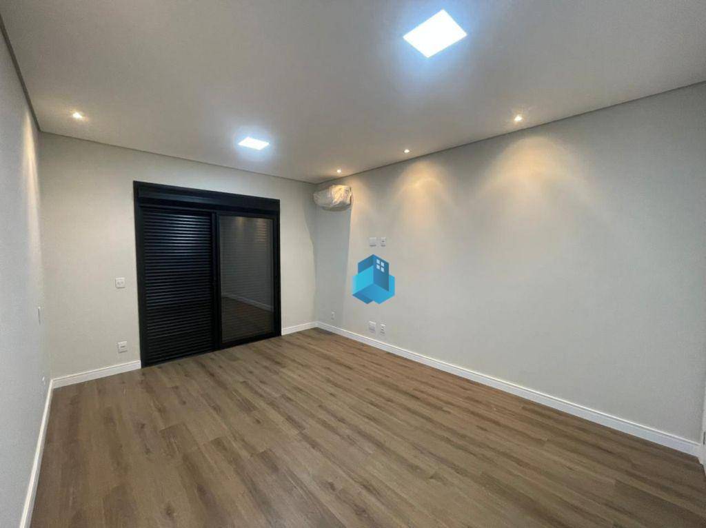 Casa à venda com 4 quartos, 330m² - Foto 26