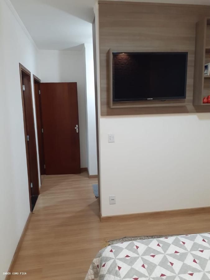 Casa à venda com 3 quartos, 300m² - Foto 9