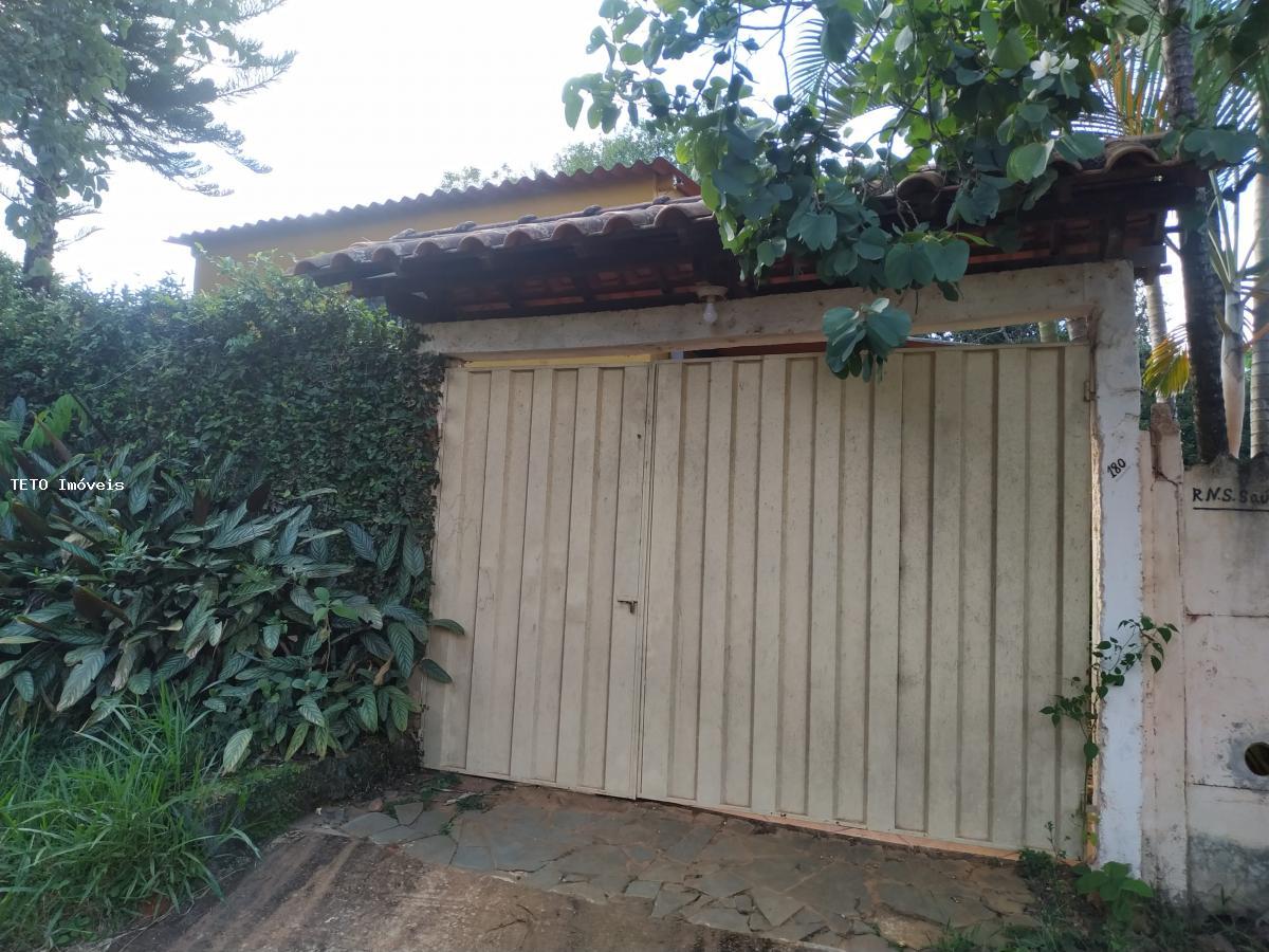 Casa à venda com 4 quartos, 1200m² - Foto 2