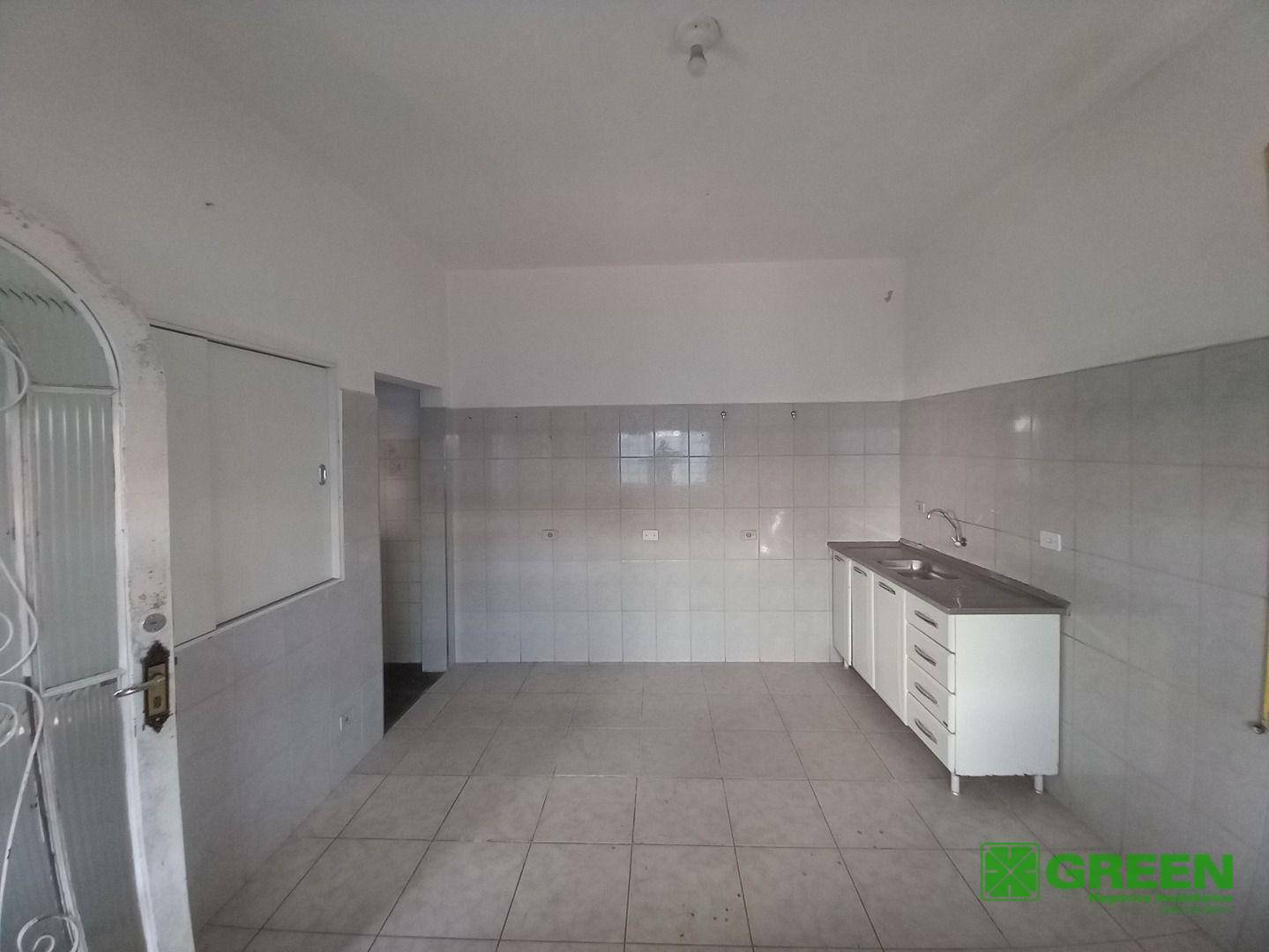 Casa para alugar com 4 quartos, 200m² - Foto 10