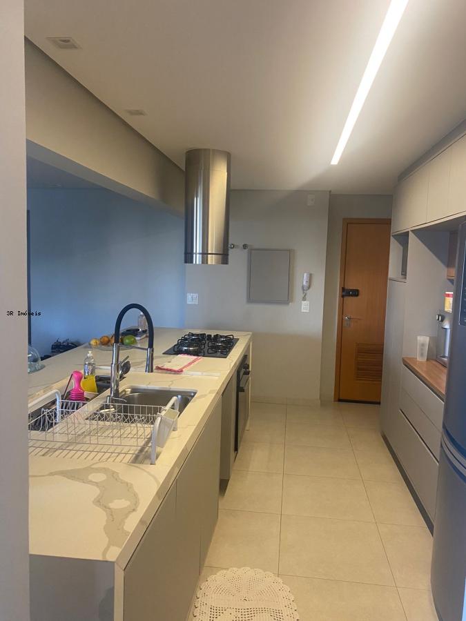 Apartamento à venda com 3 quartos, 135m² - Foto 1