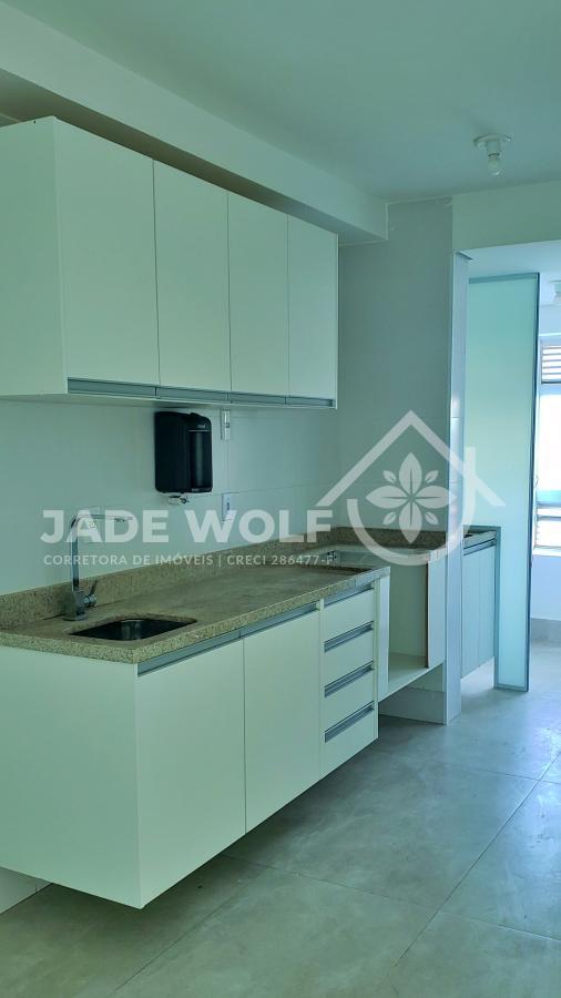 Apartamento à venda com 3 quartos, 106m² - Foto 2