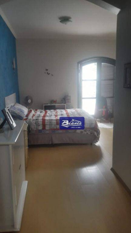 Sobrado à venda com 3 quartos, 240m² - Foto 22