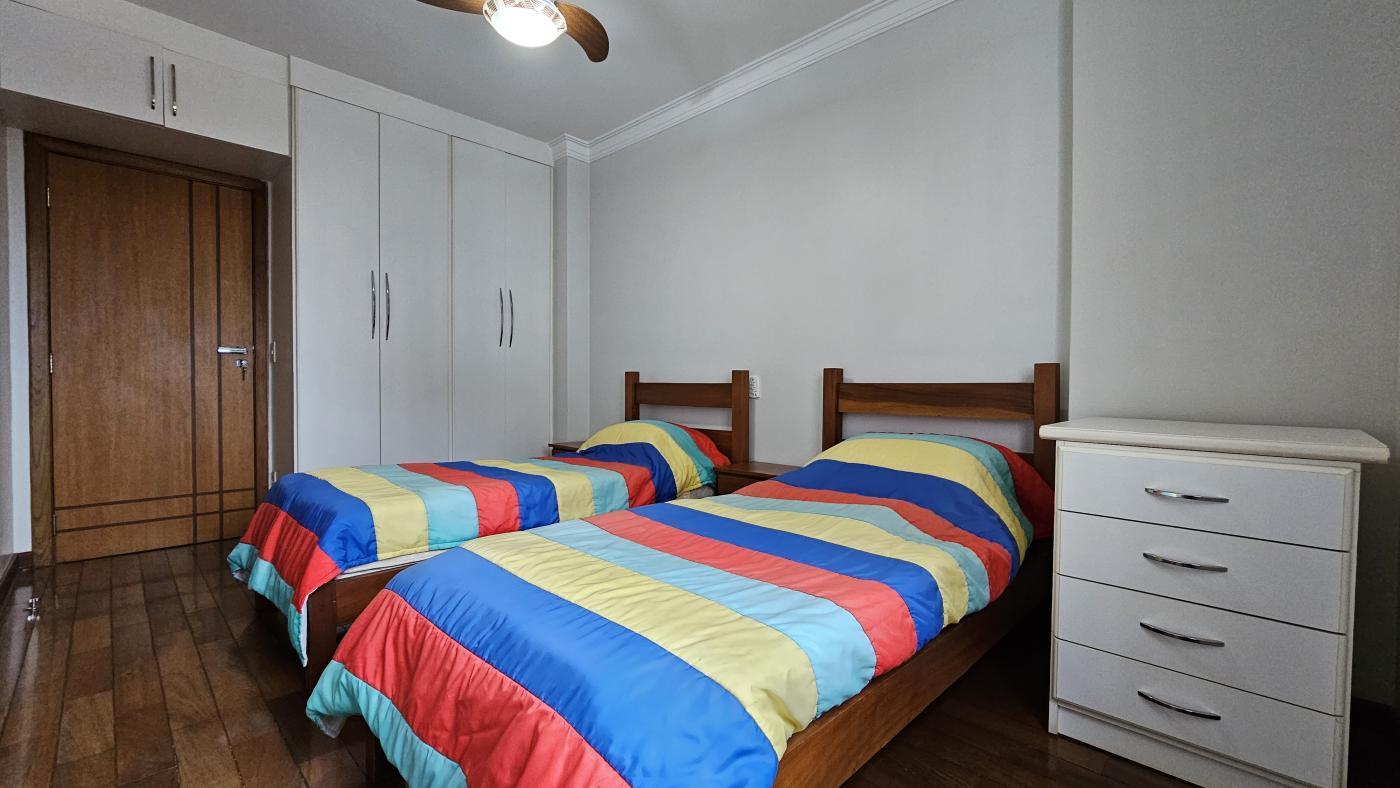 Apartamento à venda com 3 quartos, 258m² - Foto 13