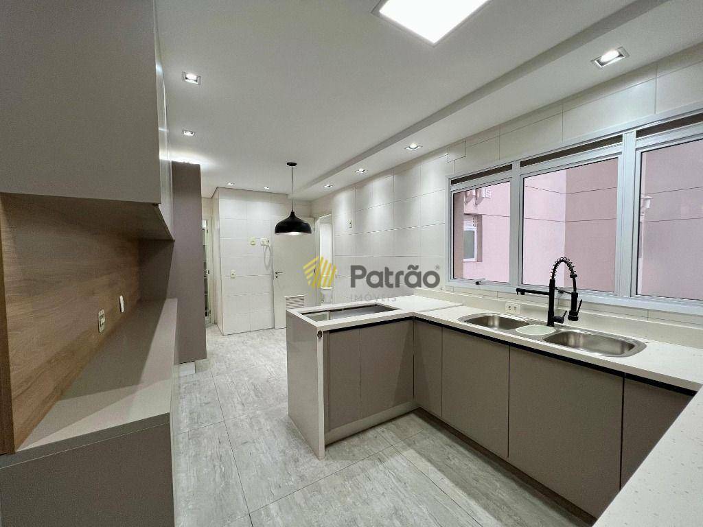 Apartamento à venda com 3 quartos, 242m² - Foto 18