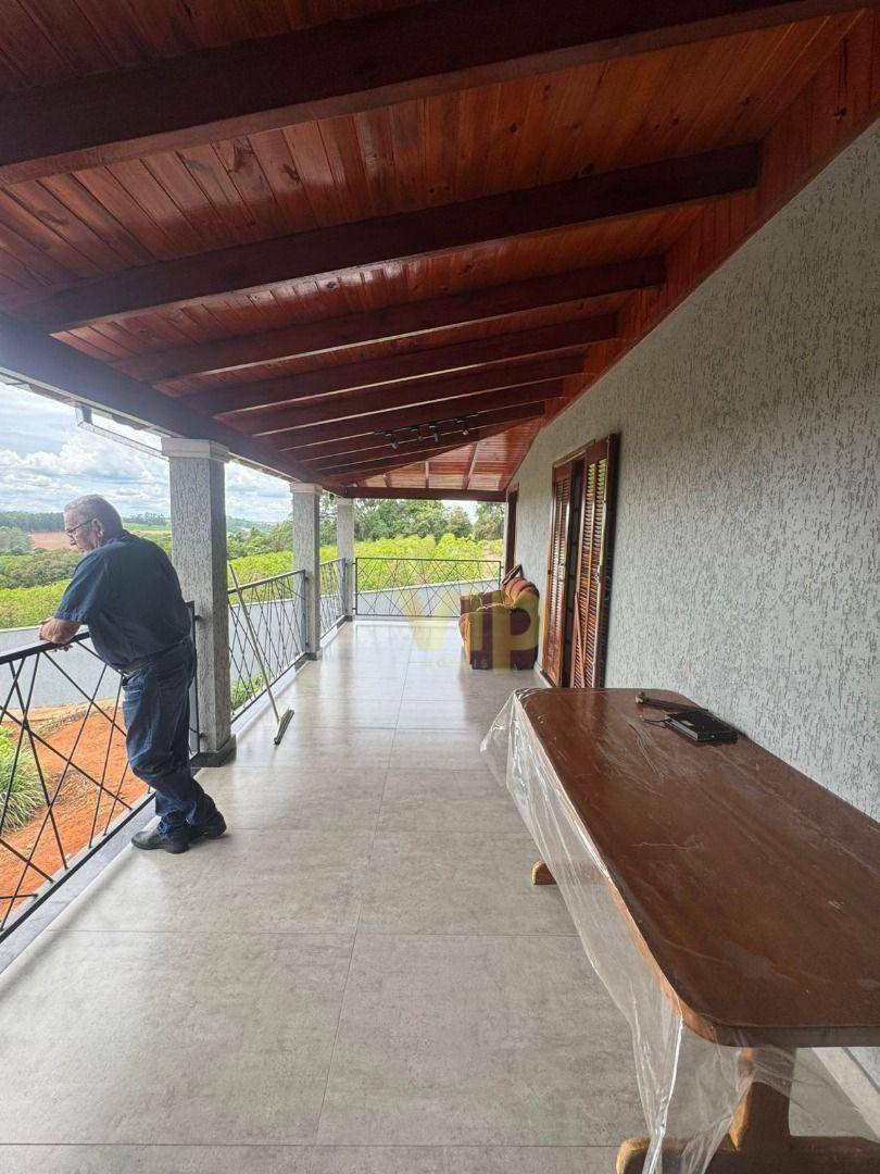 Casa à venda com 3 quartos, 250m² - Foto 2