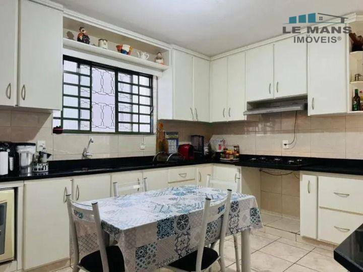 Casa à venda e aluguel com 3 quartos, 173m² - Foto 7