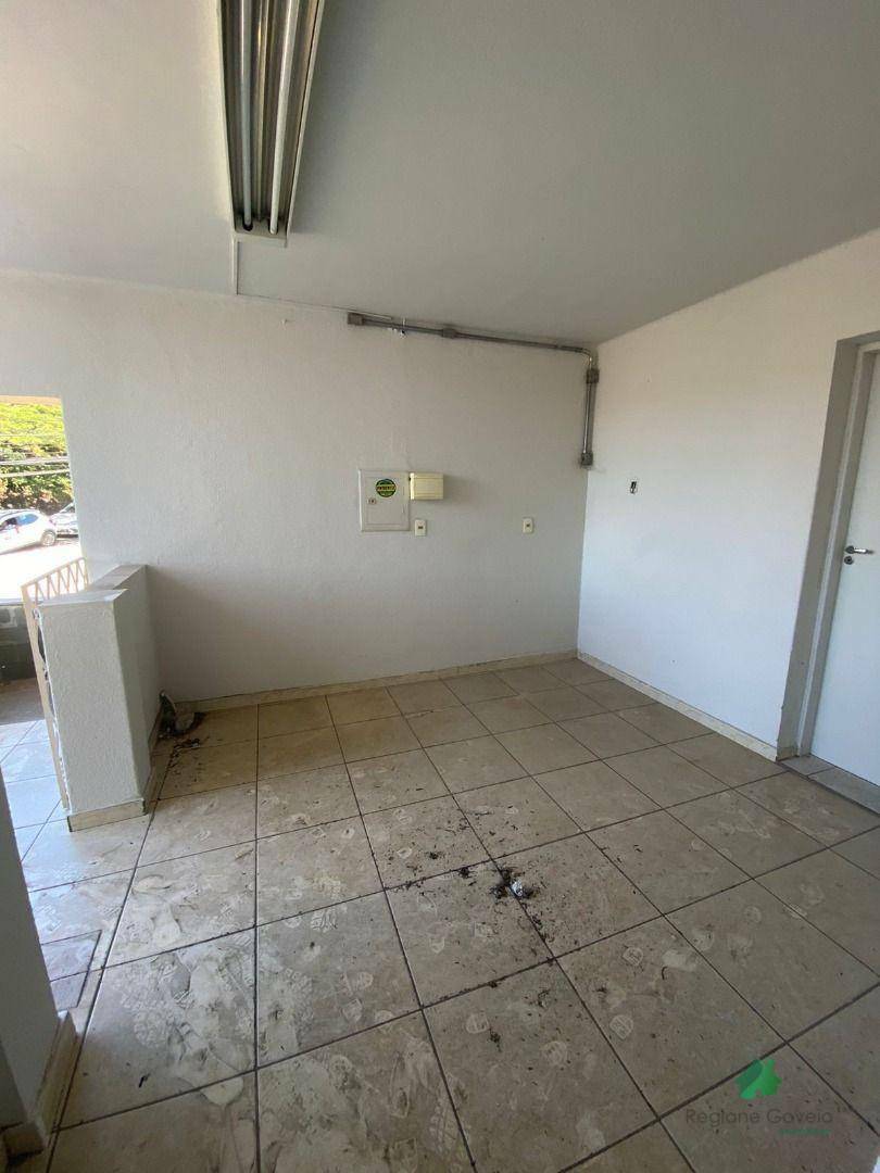 Casa para alugar com 4 quartos, 100m² - Foto 13