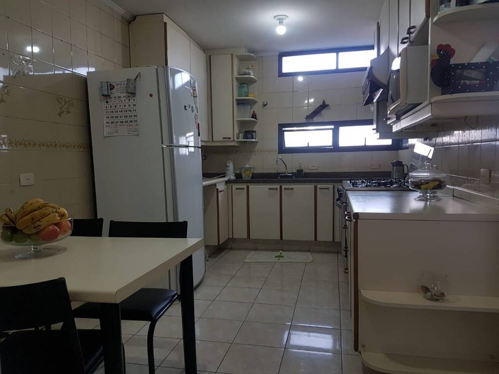 Apartamento à venda com 3 quartos, 145m² - Foto 11