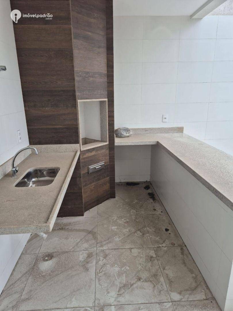 Casa à venda com 2 quartos, 250m² - Foto 3