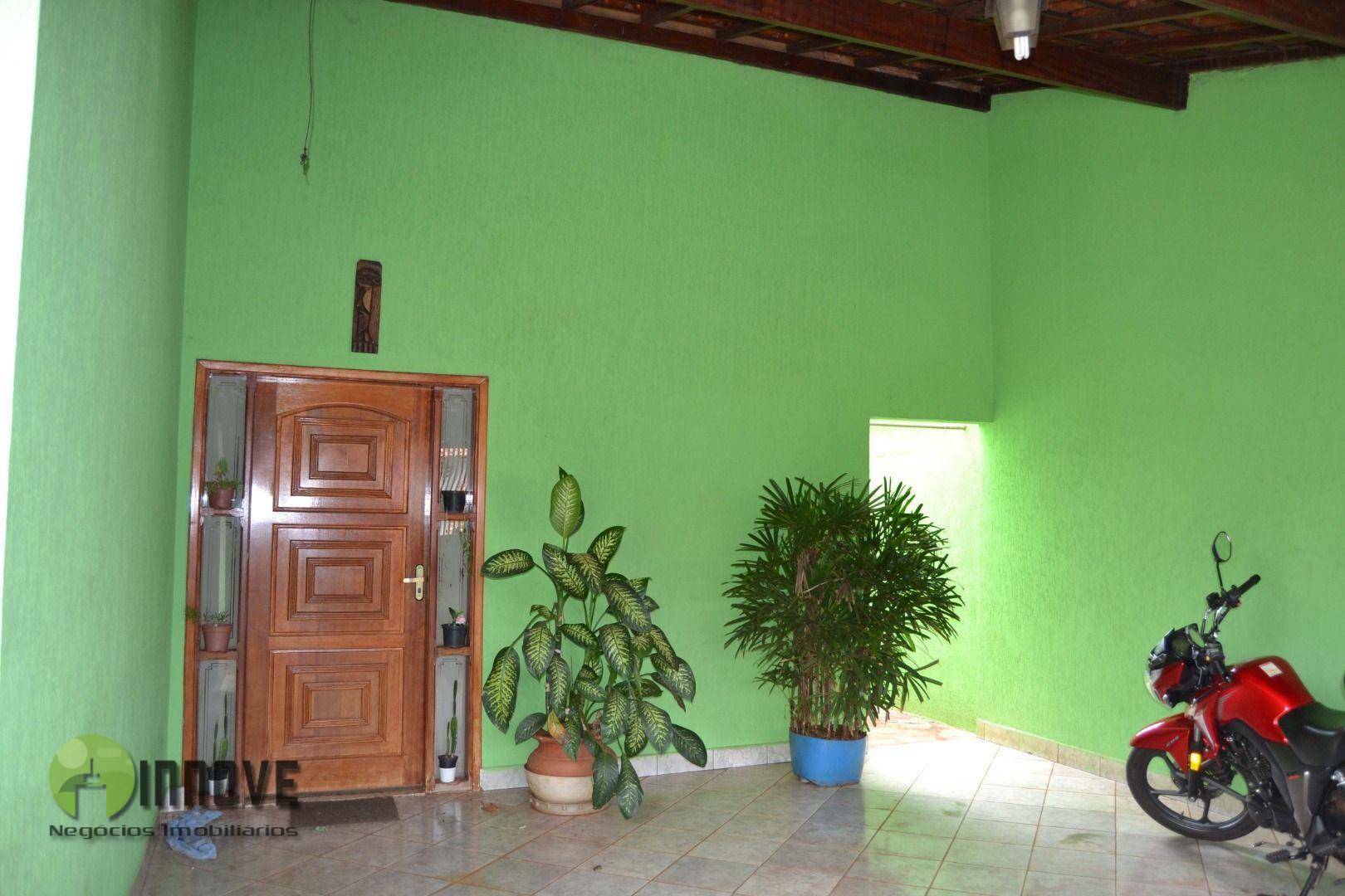 Casa à venda com 3 quartos, 144m² - Foto 1