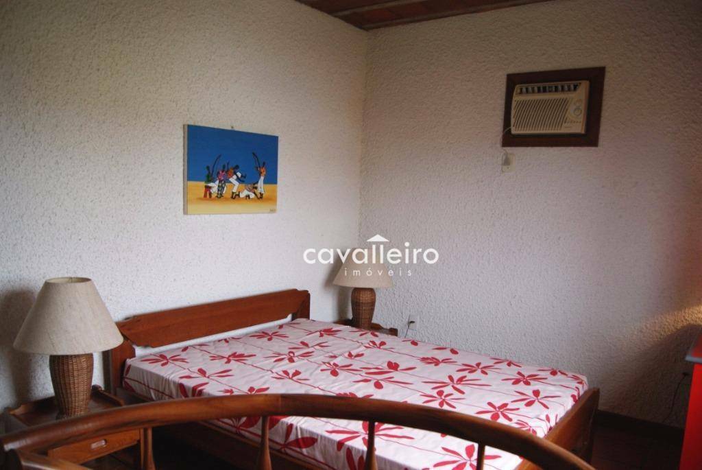 Casa à venda com 4 quartos, 200m² - Foto 14