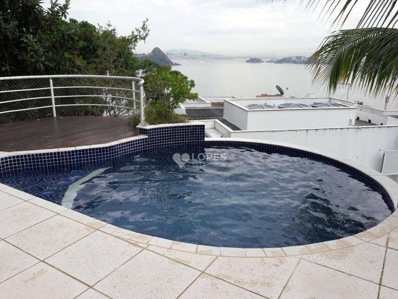 Casa de Condomínio à venda com 4 quartos, 483m² - Foto 17