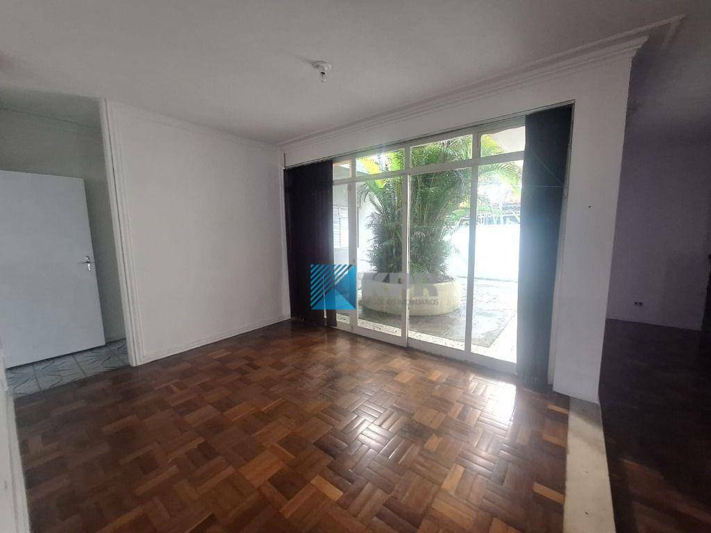 Casa à venda com 3 quartos, 300m² - Foto 4