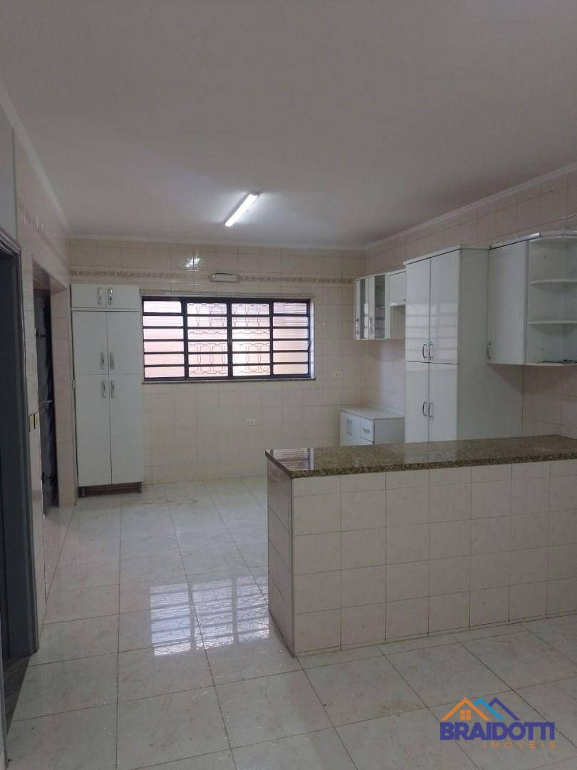 Casa à venda com 3 quartos, 180m² - Foto 9