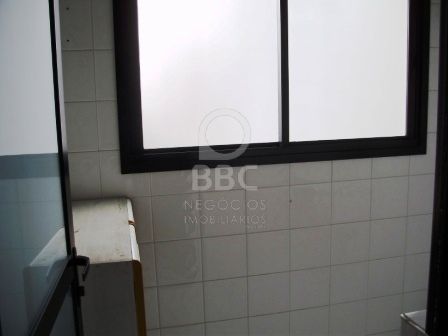 Apartamento para alugar com 2 quartos, 70m² - Foto 11