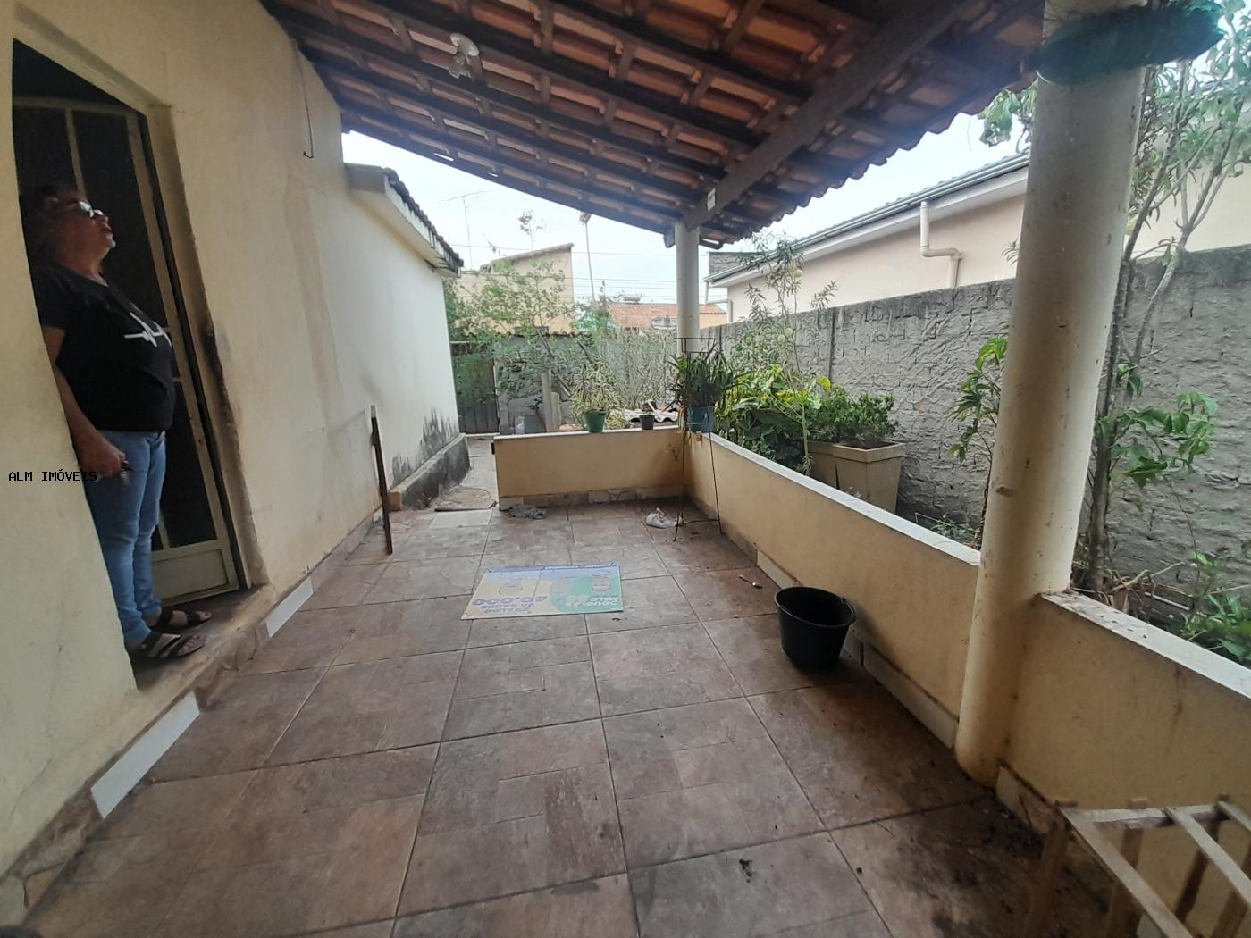 Casa à venda com 3 quartos, 370m² - Foto 8