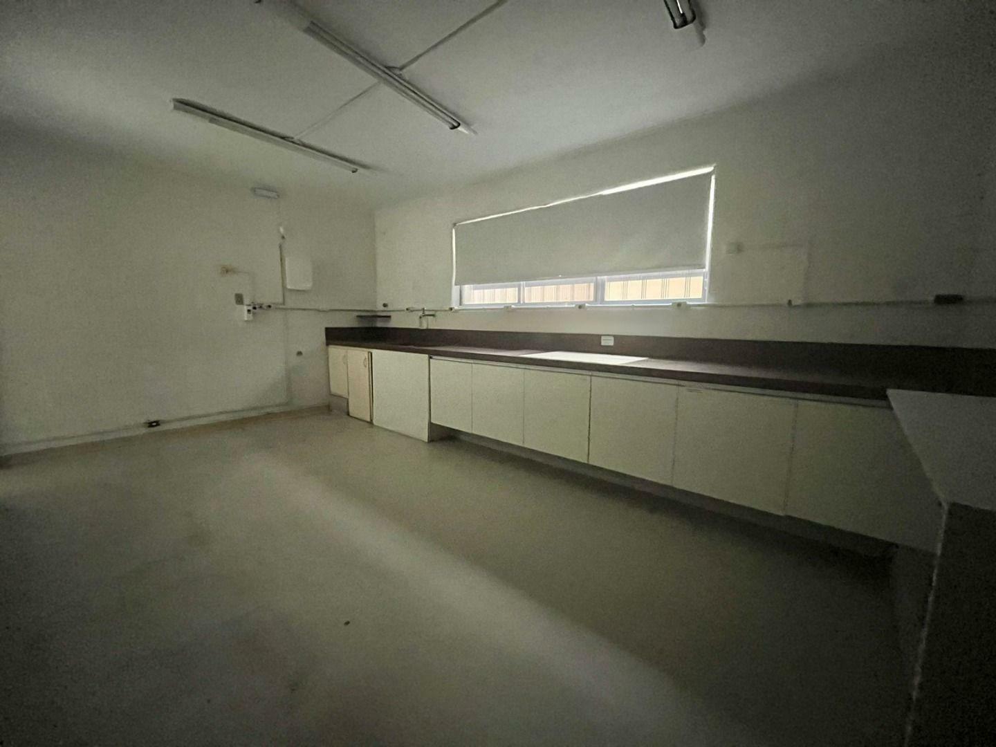 Sobrado para alugar com 4 quartos, 250m² - Foto 13