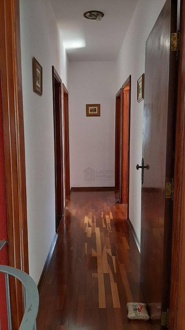 Casa à venda com 4 quartos, 200m² - Foto 4