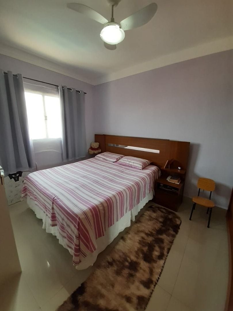 Casa à venda com 4 quartos, 190m² - Foto 13