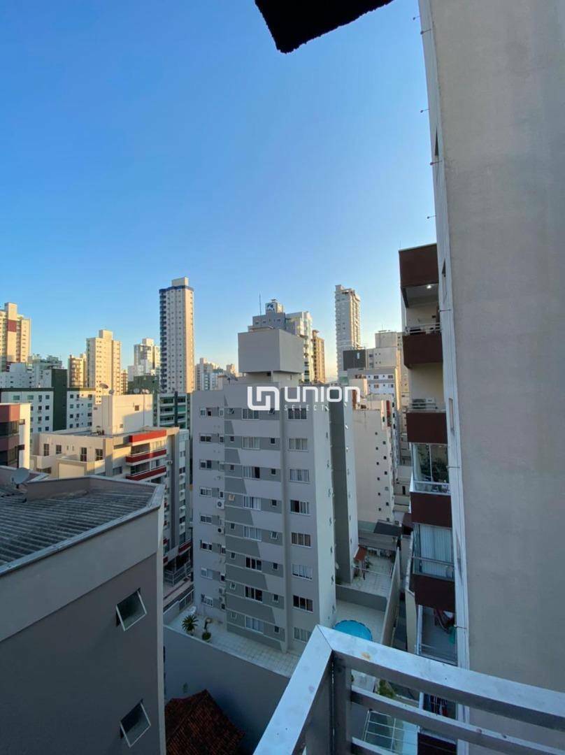 Apartamento à venda com 2 quartos, 78m² - Foto 11