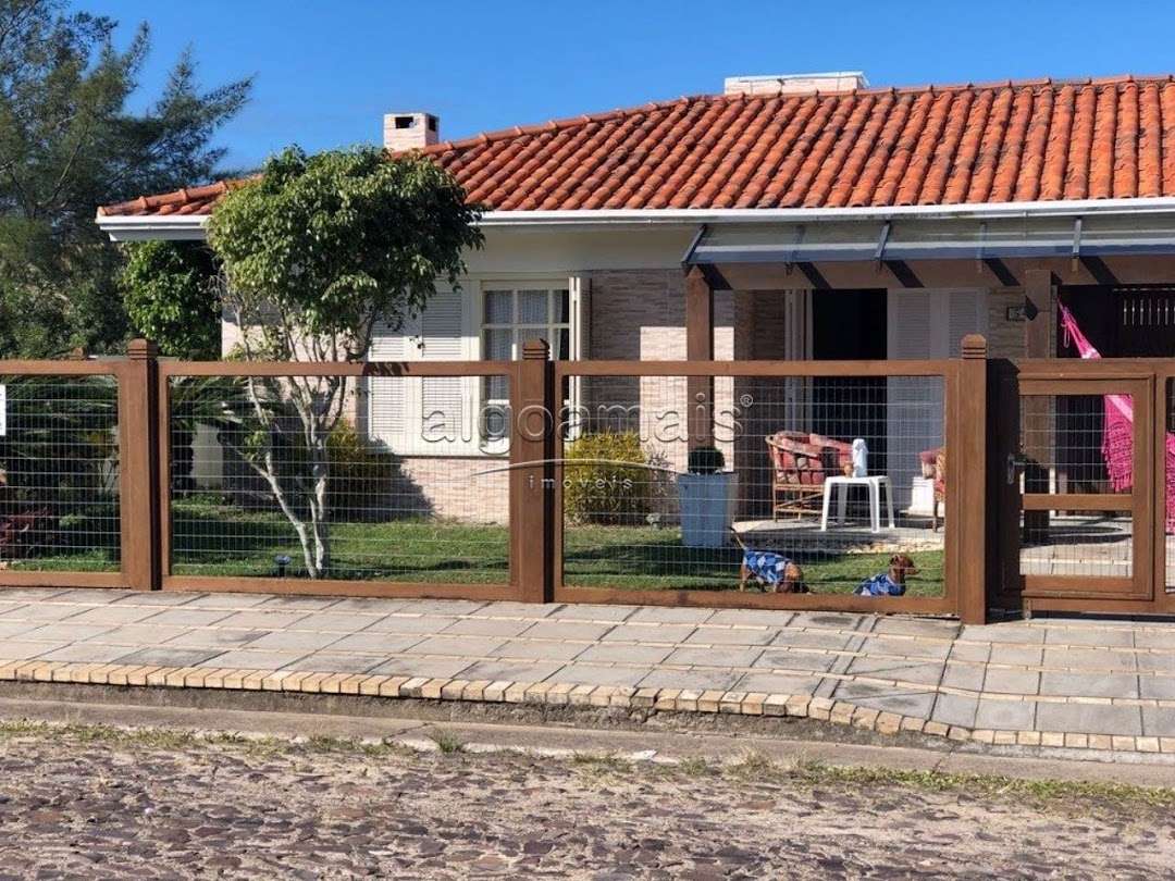 Casa à venda com 4 quartos, 120m² - Foto 2