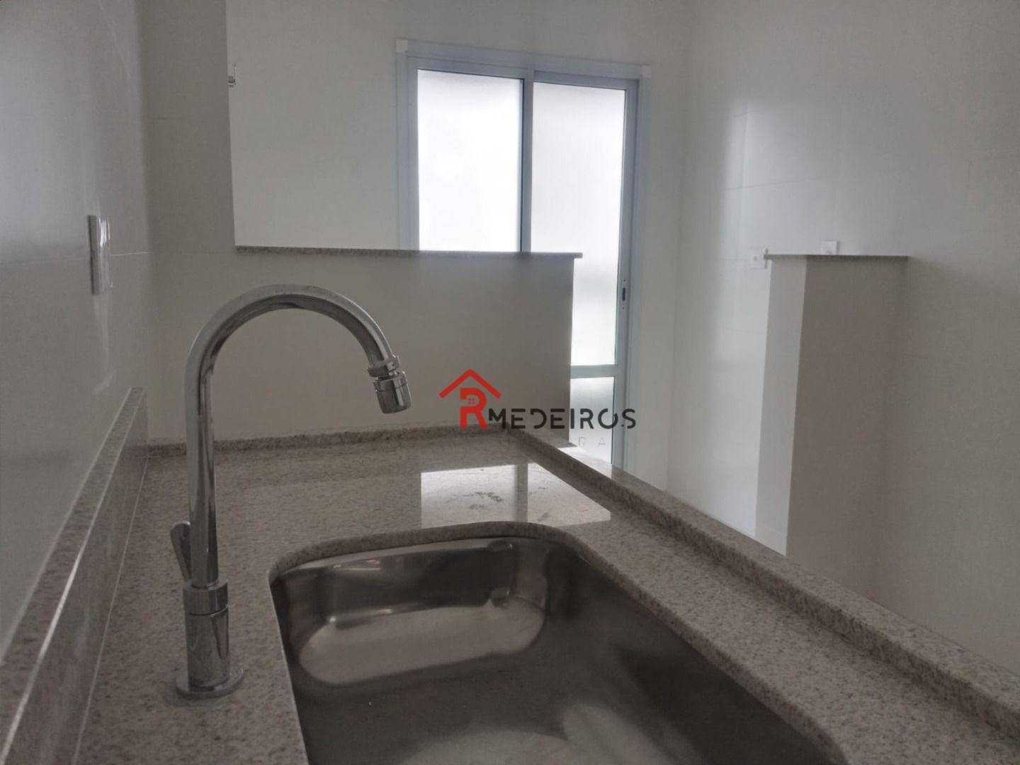 Apartamento à venda com 2 quartos, 75m² - Foto 11