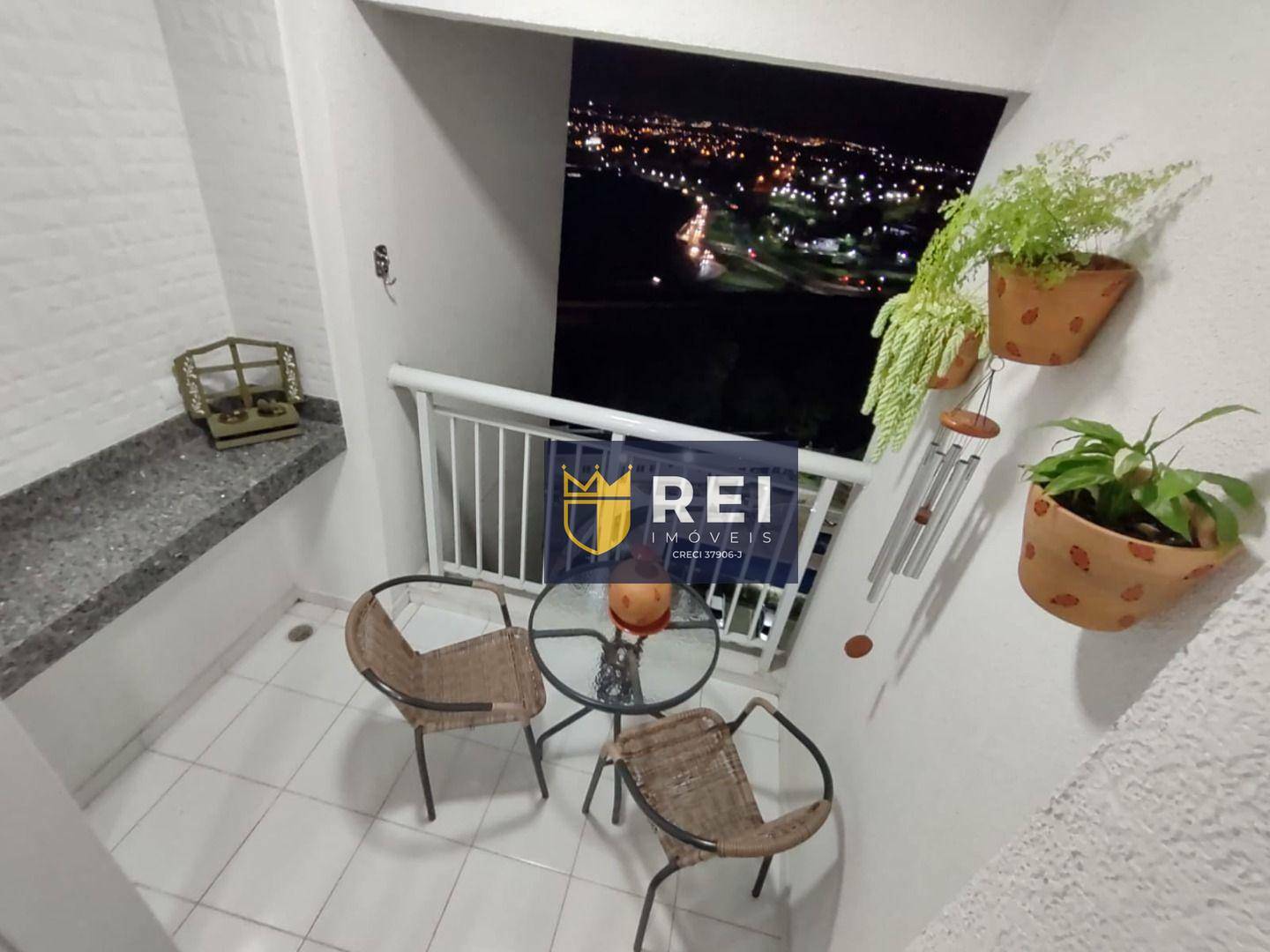 Apartamento à venda com 3 quartos, 76m² - Foto 1