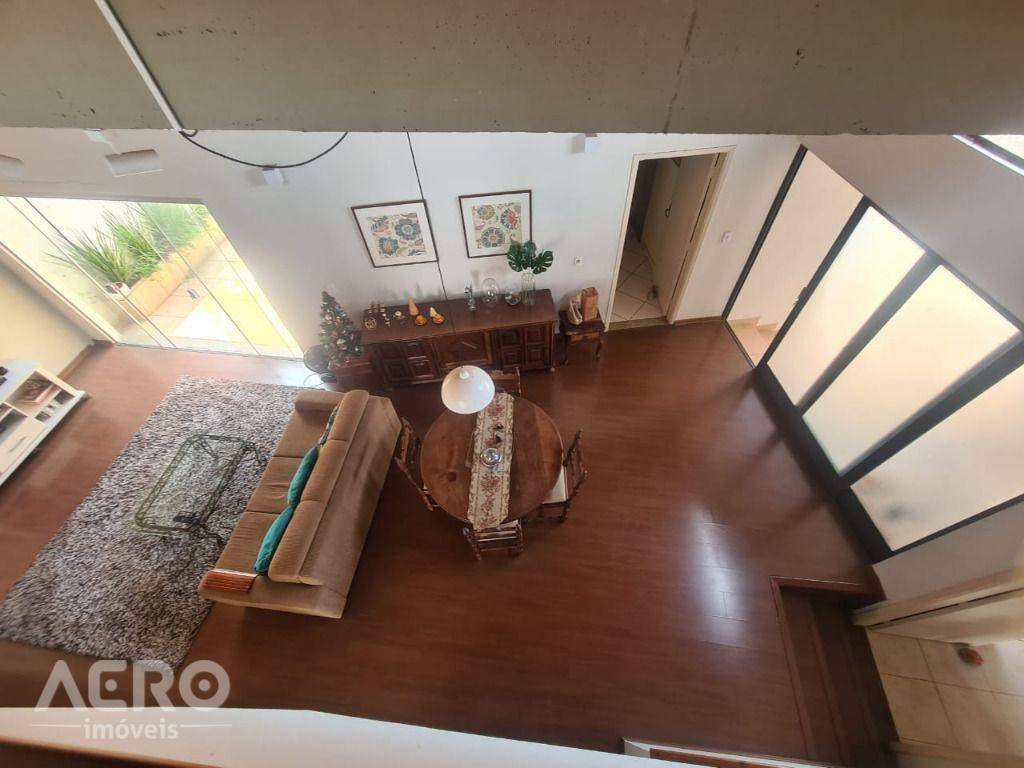 Casa à venda com 3 quartos, 347m² - Foto 7