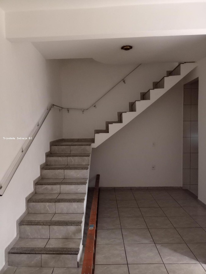 Casa para alugar com 2 quartos, 100m² - Foto 3