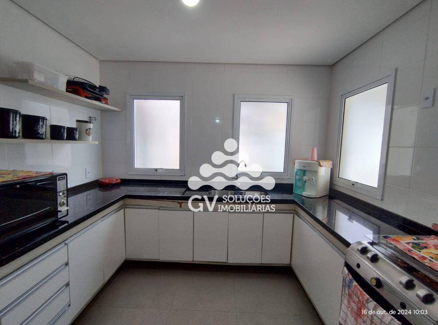 Casa de Condomínio à venda com 4 quartos, 210m² - Foto 5