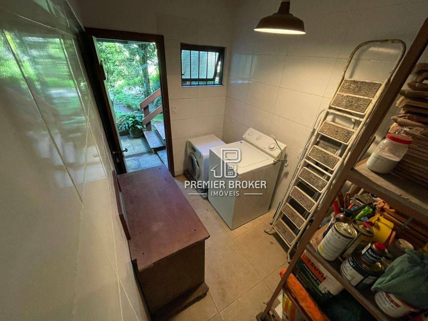 Casa de Condomínio à venda com 5 quartos, 268m² - Foto 18