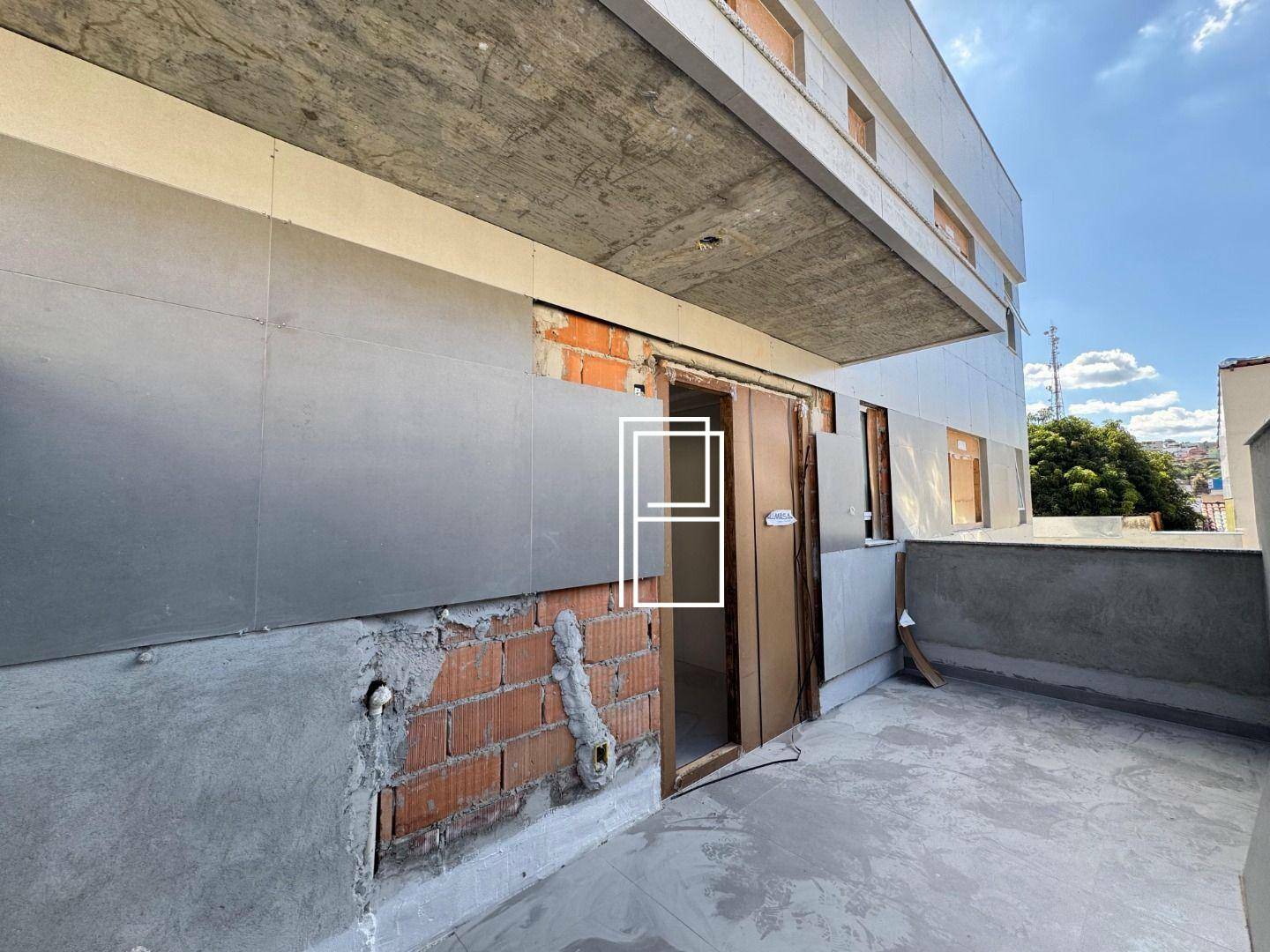 Apartamento à venda com 3 quartos, 105m² - Foto 2