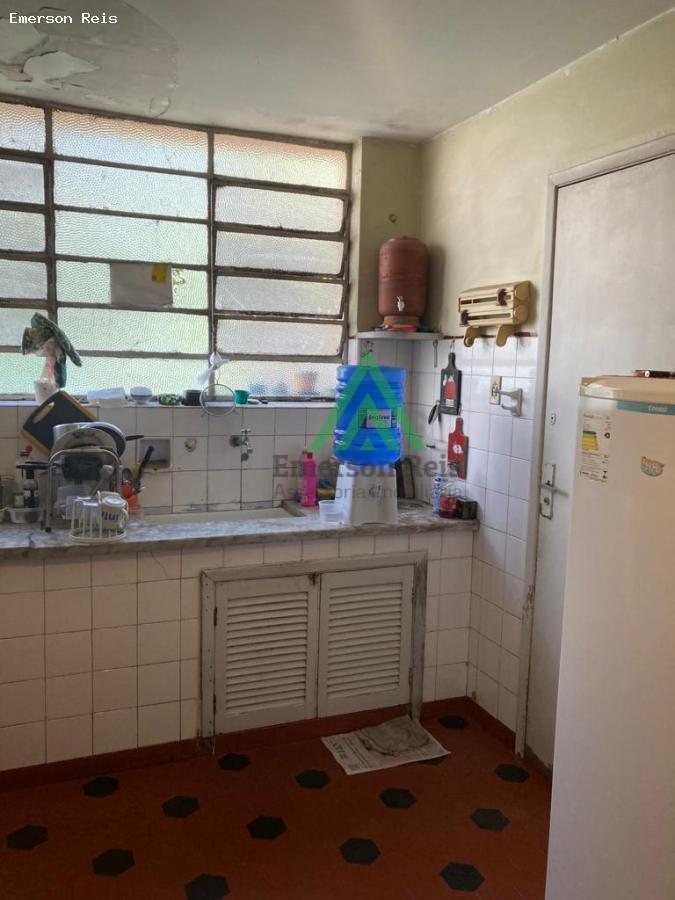 Casa à venda com 5 quartos, 235m² - Foto 8