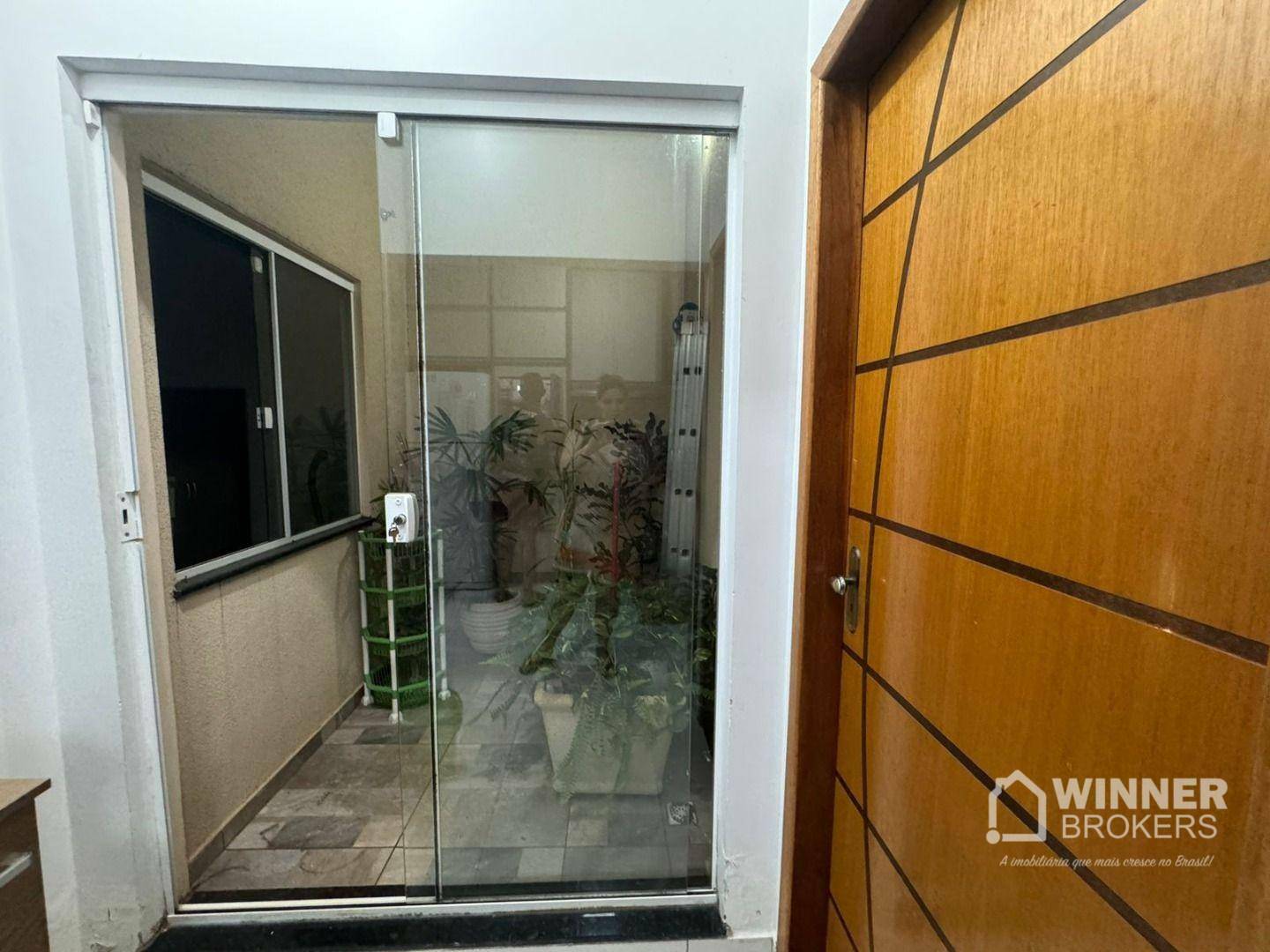 Casa à venda com 3 quartos, 82m² - Foto 4