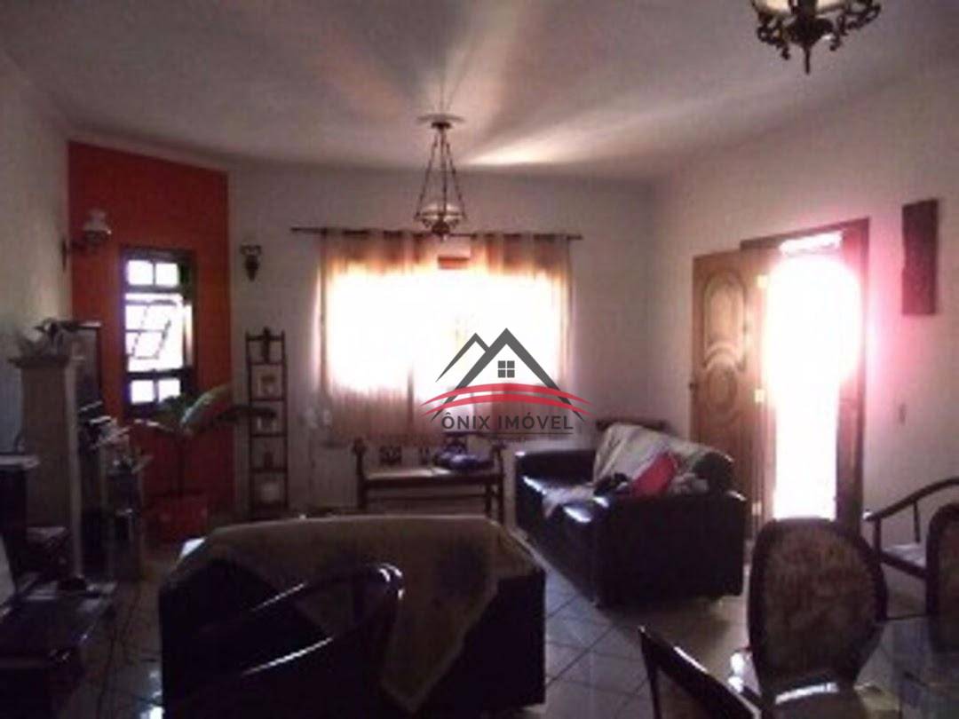 Casa, 3 quartos, 250 m² - Foto 1