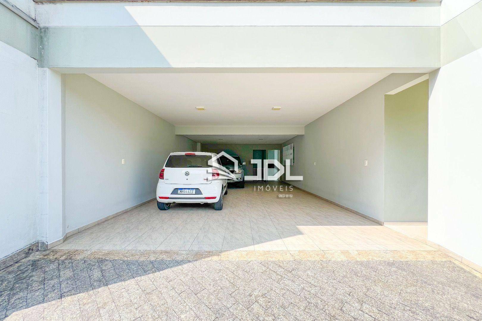 Casa à venda com 5 quartos, 367m² - Foto 9