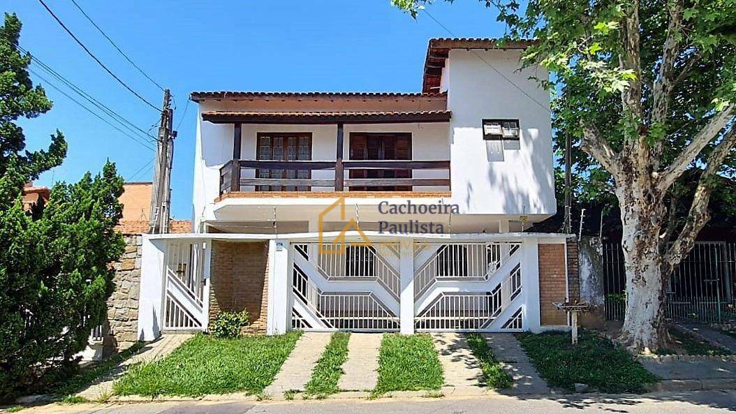 Casa à venda com 3 quartos, 245m² - Foto 1