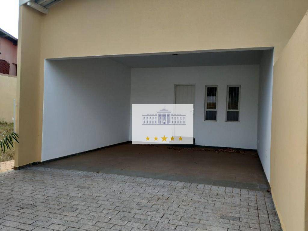 Casa à venda com 3 quartos, 138m² - Foto 1